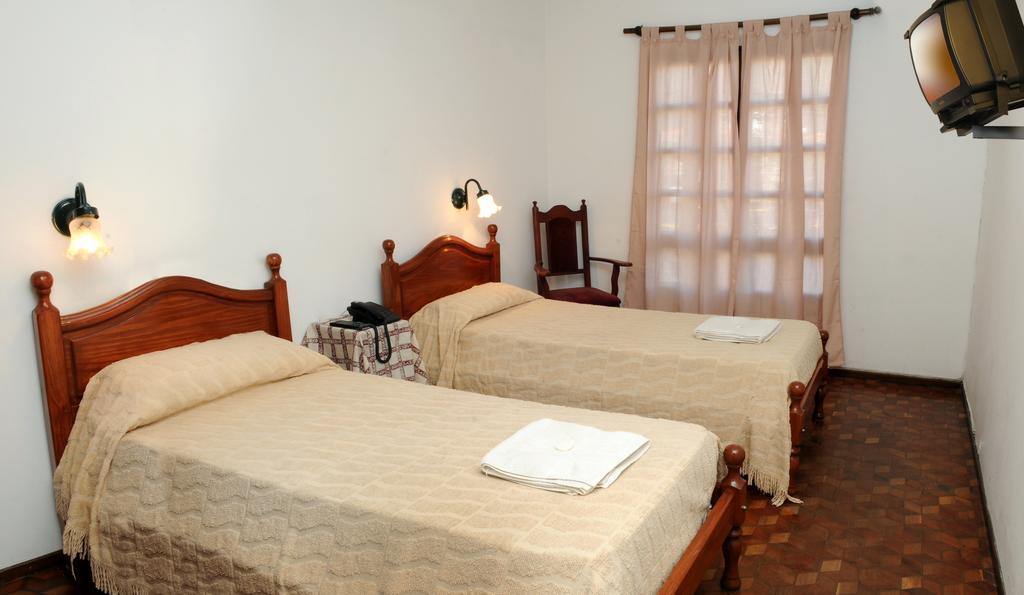 Hôtel Andino à Villa Carlos Paz Extérieur photo