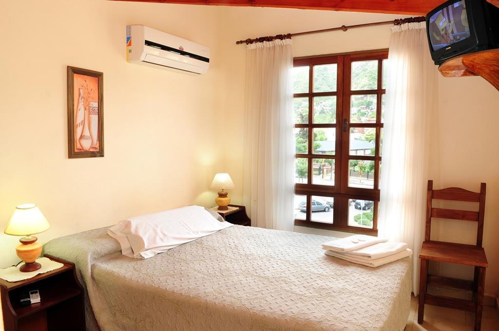 Hôtel Andino à Villa Carlos Paz Extérieur photo